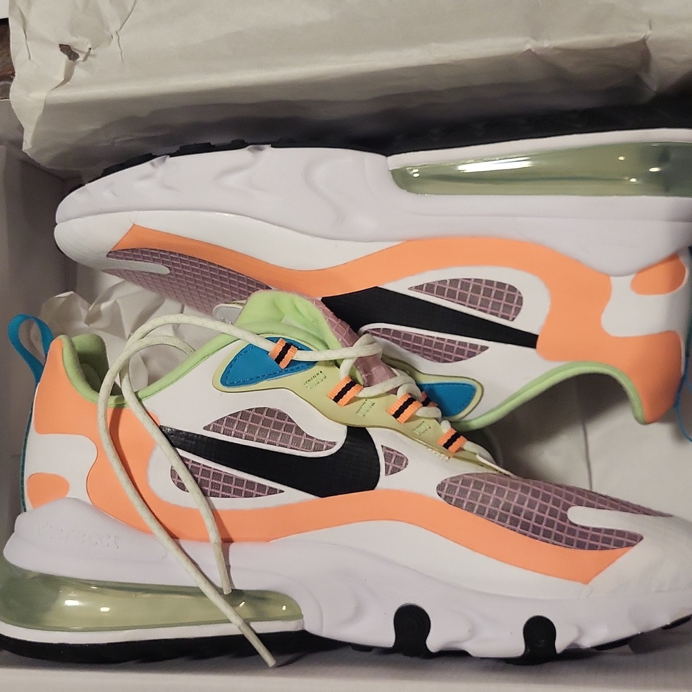 Nike Air Max 270 React SE Light Arctic Pink and Black